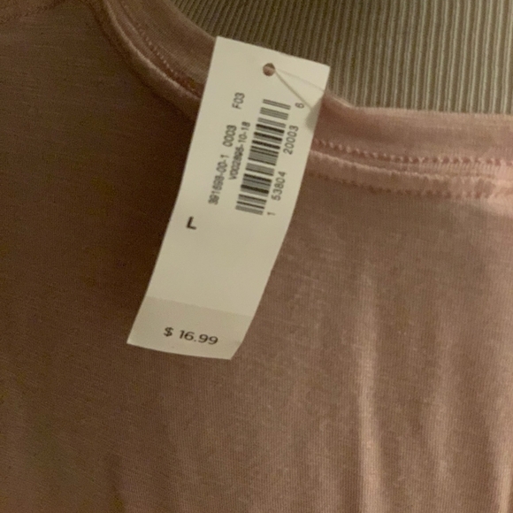 NWT old navy tee L - Picture 4 of 4